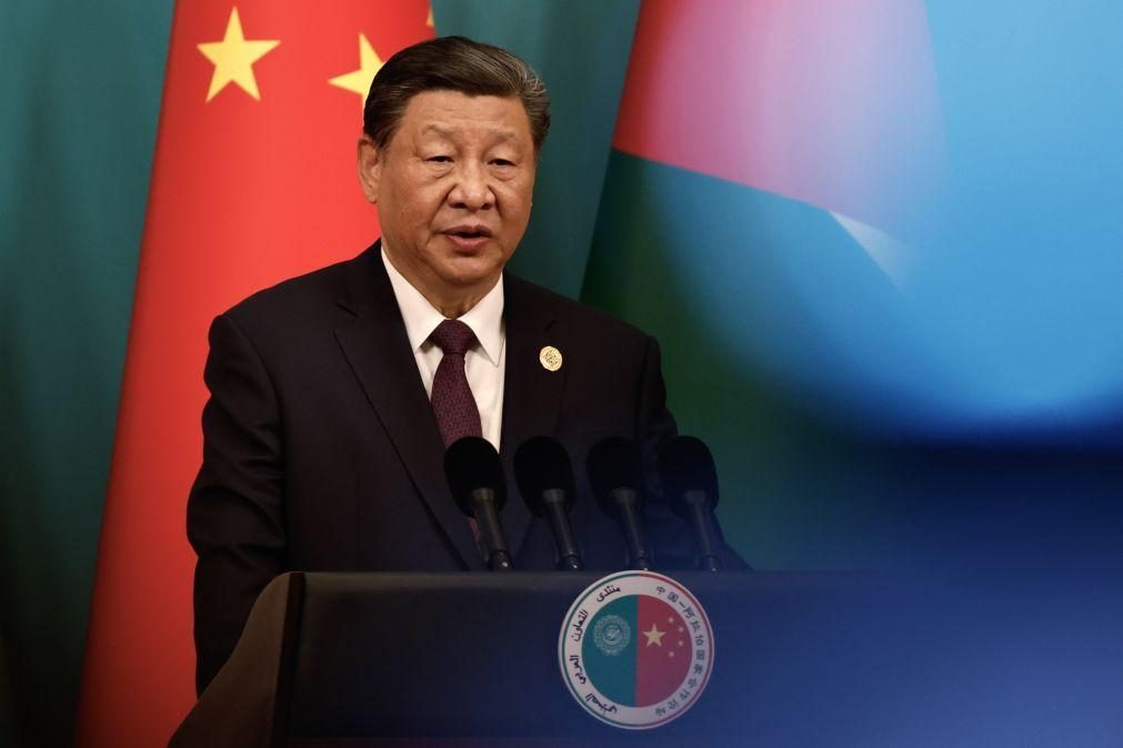 Presidente da China pede conferência de paz