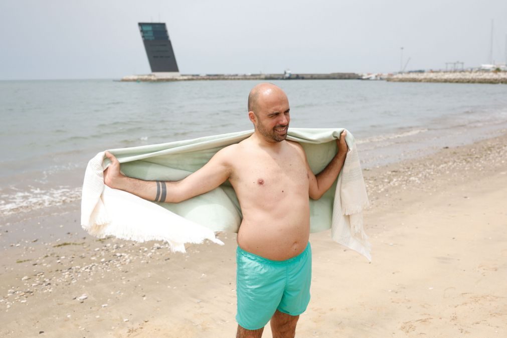 Candidato do PAN alerta para poluição dos rios com mergulho no Tejo