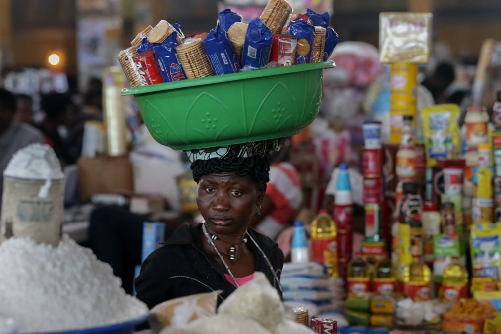 Inflação em Angola trava em novembro mas ainda ronda os 25%