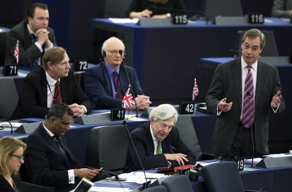 Governo derrotado por emenda que força voto parlamentar ao acordo com Bruxelas