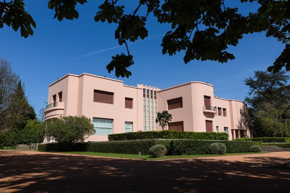 A arte e o amor casam-se em Serralves com exposição