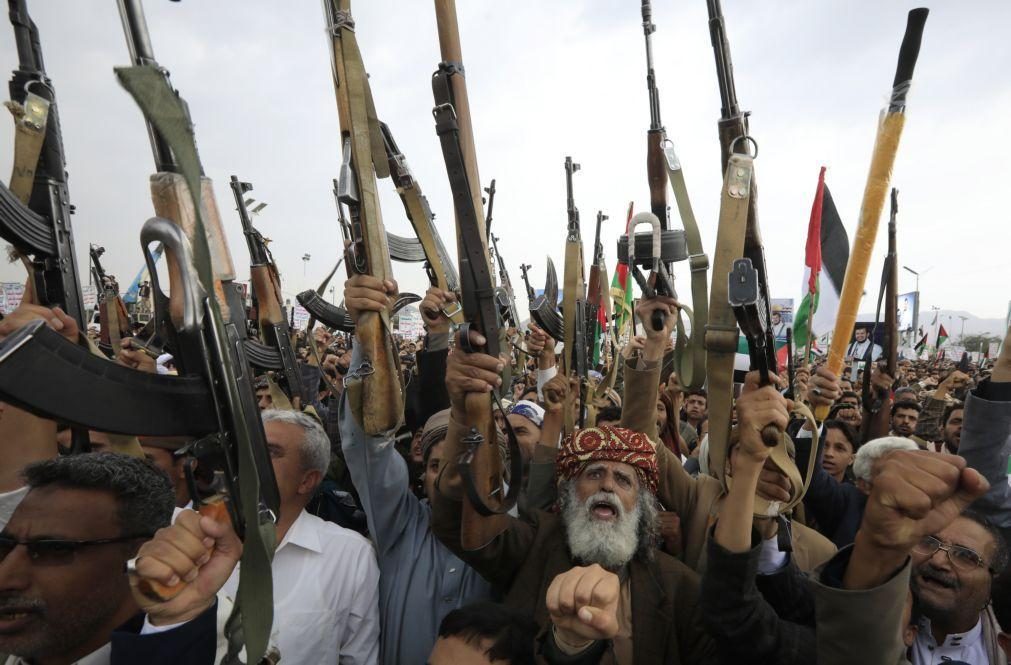 Rebeldes huthis reivindicam ataque a Israel com