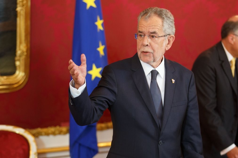 Chanceler austríaco aprovou novo Governo formado com ultranacionalistas