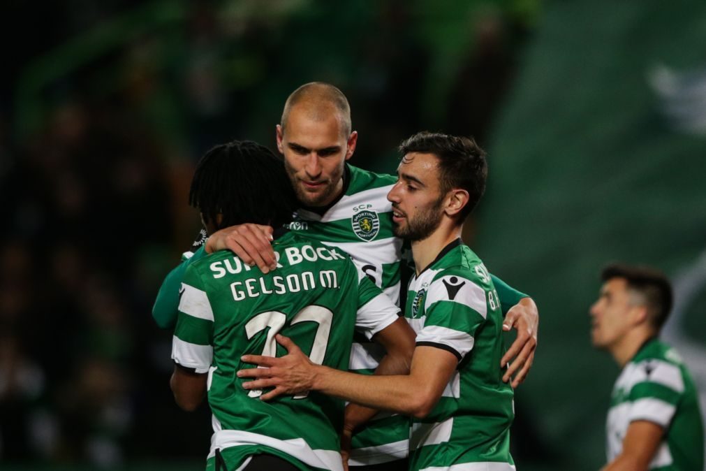 Sporting vence Portimonense e isola-se na liderança
