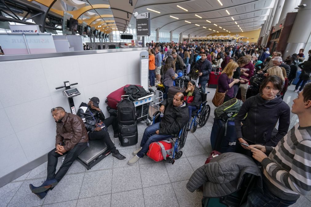 Falha de energia no maior aeroporto do mundo cancela centenas de voos em Atlanta