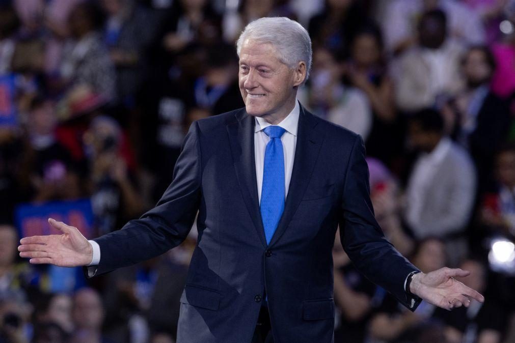 Bill Clinton pede a norte-americanos eleição de Kamala,