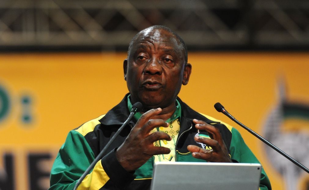 Novo líder do partido no poder na África do Sul promete erradicar corrupção
