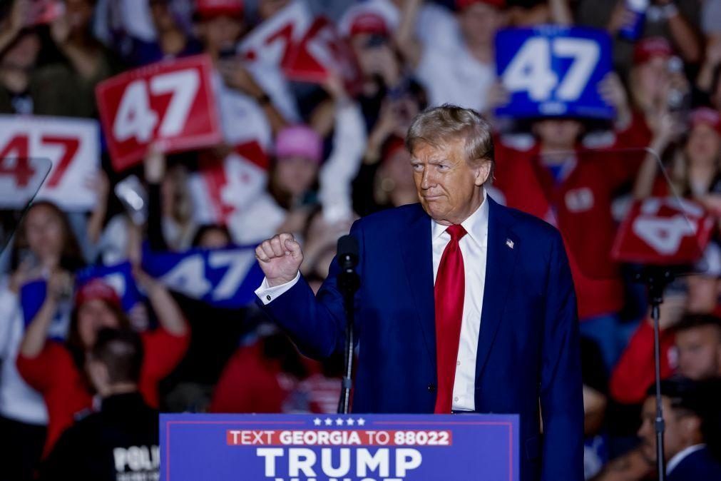Trump descreve comício nova-iorquino marcado por insultos racistas como
