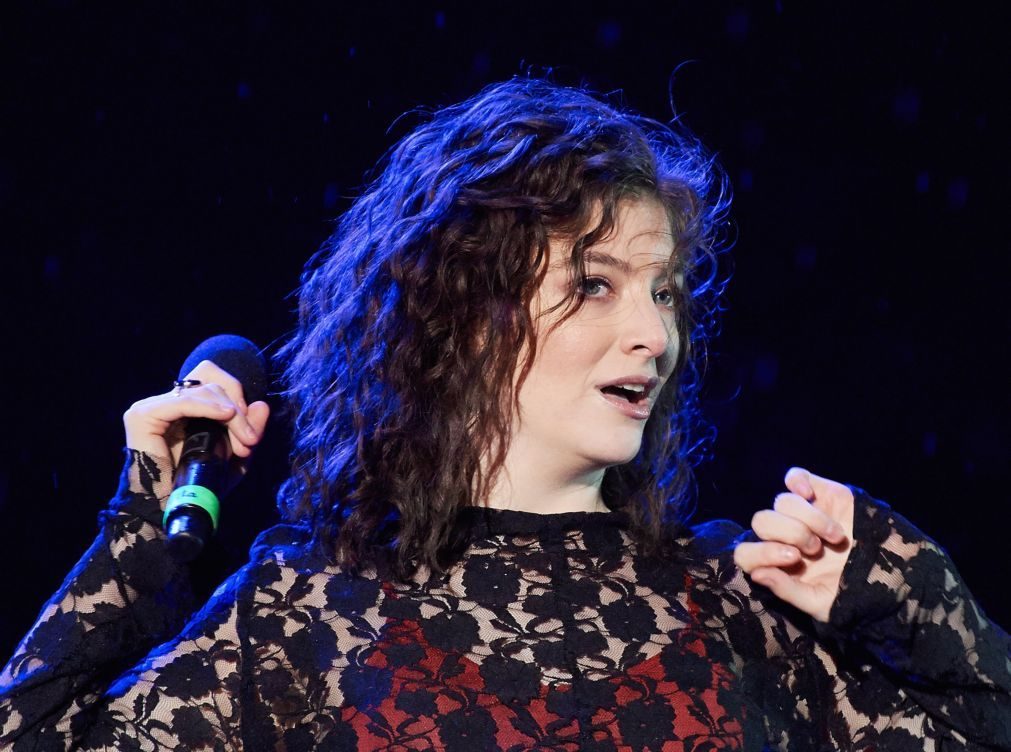 Cantora Lorde cancela espetáculo em Israel após críticas de fãs e ativistas