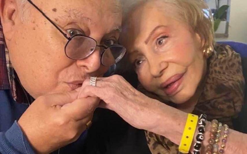 Betty Grafstein Amigo faz dedicatória à joalheira em dia especial: 