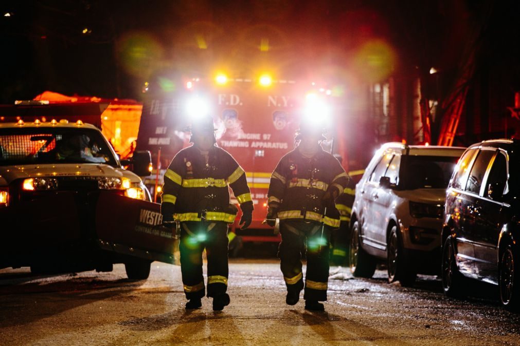 Criança na origem de incêndio em prédio que causou 12 mortos em Nova Iorque