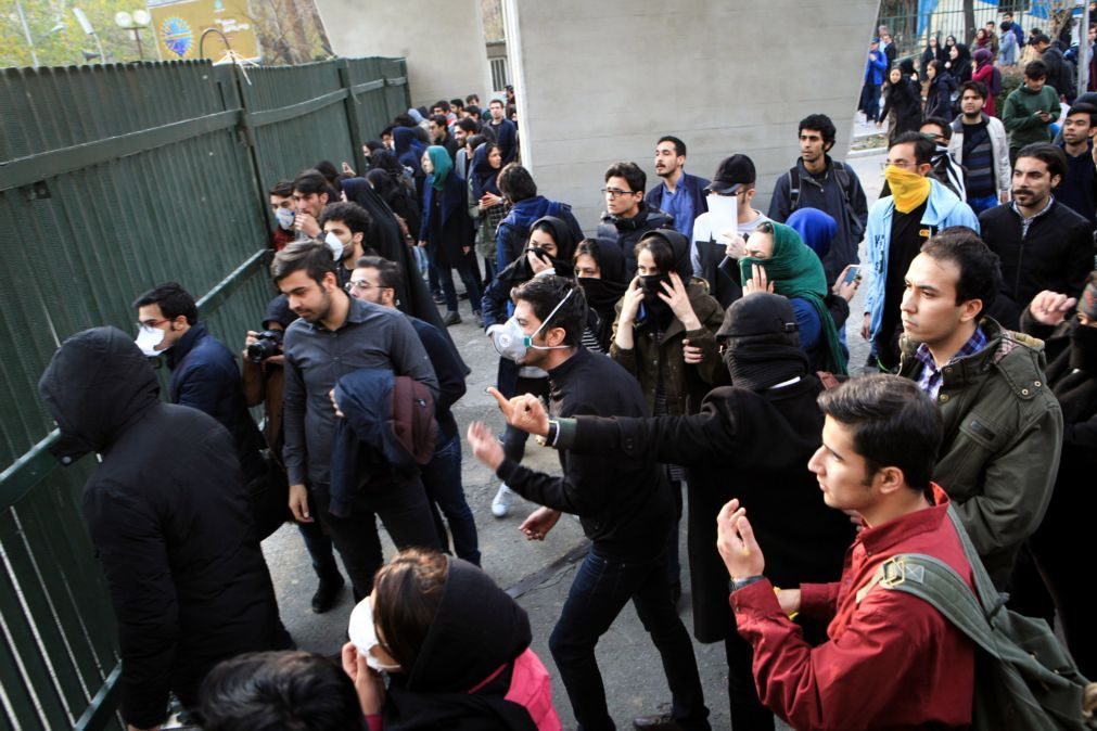 União Europeia espera respeito pelo direito de manifestação no Irão