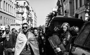 Por que está o fanatismo no futebol tão ligado à violência?