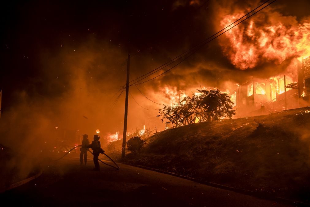 Presidente norte-americano declara estado de desastre na Califórnia devido aos incêndios