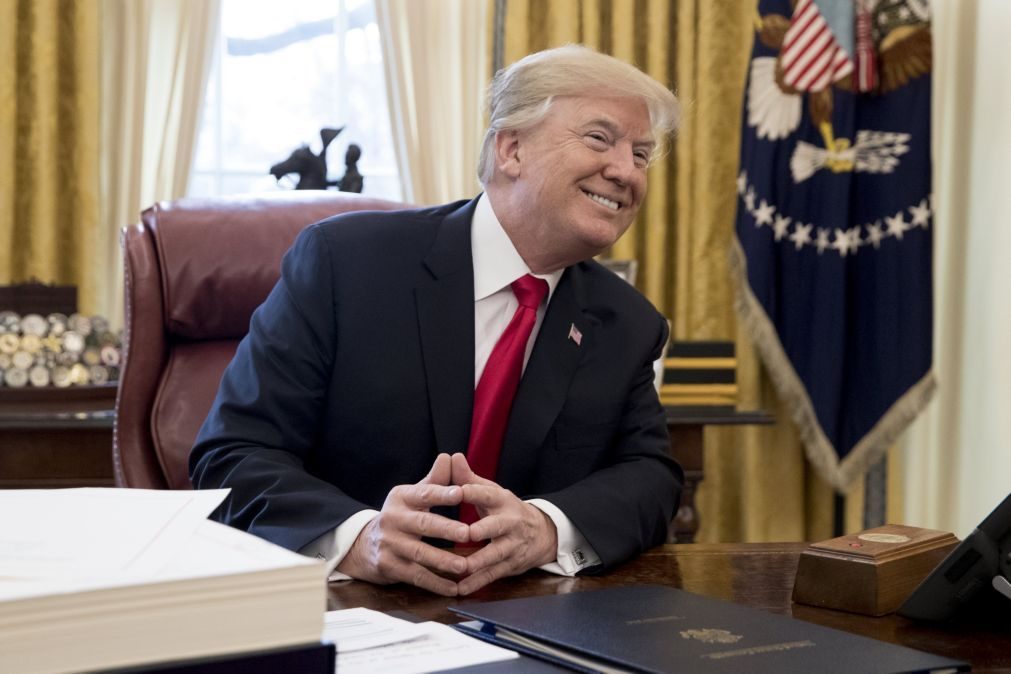 Trump diz que EUA darão ajuda ao povo iraniano quando for «o momento adequado»