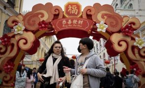 Longe dos casinos de Macau, à procura da prosperidade no Ano Novo Lunar