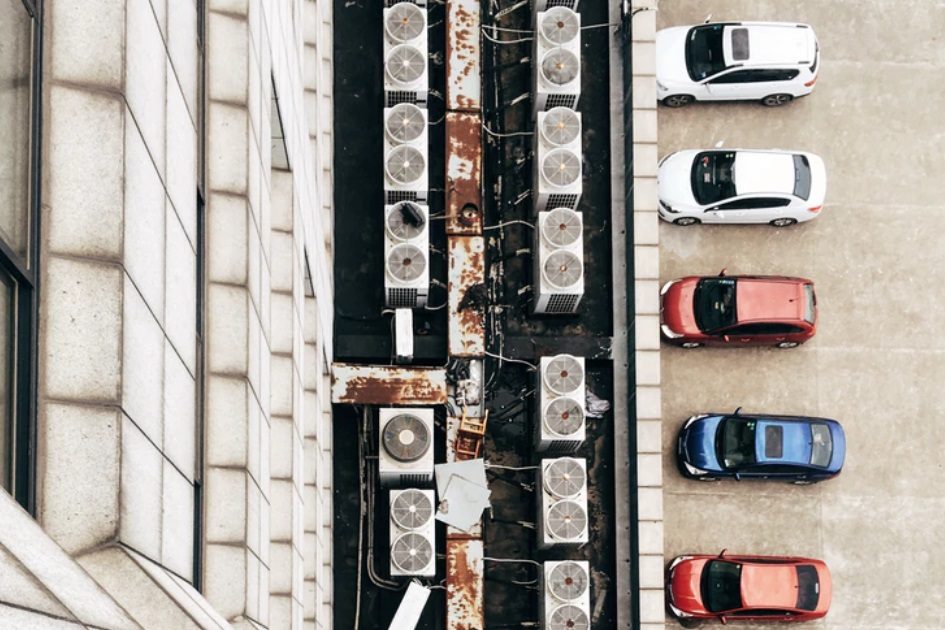 Duas crianças morrem no mesmo dia porque foram esquecidas dentro de carros