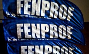 Falhas nos equipamentos e na net das escolas durante provas-ensaio