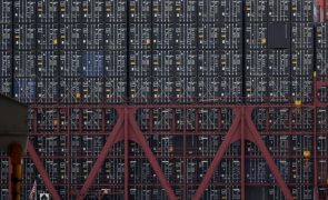 Excedente da balança comercial externa sobe em 2024 na zona euro e UE