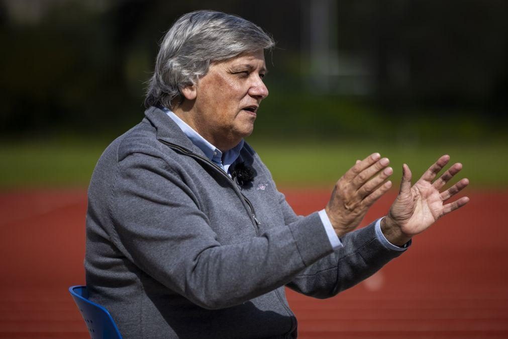 Laurentino Dias questiona amor