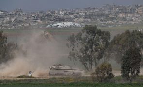 Israel ataca alvos do Hezbollah no sul do Líbano