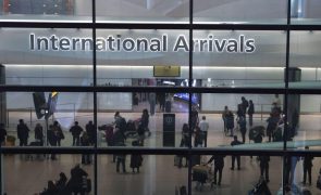 Heathrow espera operar hoje horário completo de mais de 1.300 voos