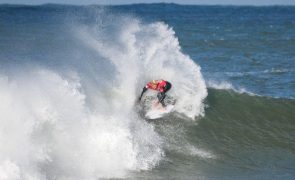 Favoritos nos 'quartos' em Peniche com exceção de Jordy Smith e Kanoa Igarashi
