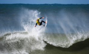 Yago Dora, Ítalo Ferreira, Ethan Ewing e Barron Mamiya nas 'meias' em Supertubos
