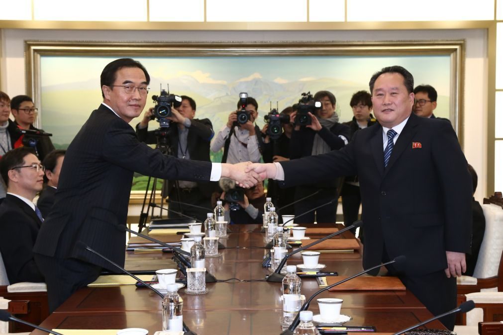 Coreias iniciam a sua primeira reunião em mais de dois anos