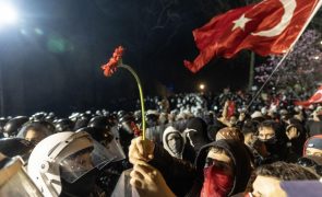 Juiz turco ordena prisão de fotógrafo da agência France-Presse