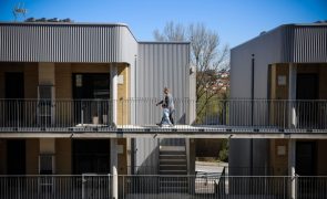 Famílias de Paredes que vivem em barracas há 30 anos mudam-se para casas novas