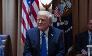Trump prepara imposição de tarifas sobre importações automóveis