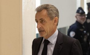 Pistas de dinheiro vivo baseiam pedido de condenação de Sarkozy por corrupção