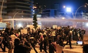Libertados sete jornalistas turcos detidos por cobrir protestos em Istambul 