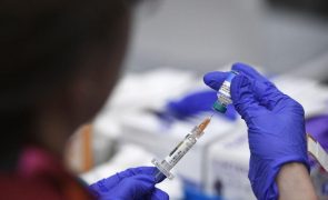 Aliança Global para as Vacinas alerta que redução do financiamento dos EUA pode matar mais de um milhão de pessoas