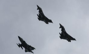 Avião de reconhecimento russo sobrevoa Alemanha acabando por regressar à Rússia