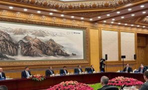PR chinês recebe líderes de multinacionais para repor confiança entre investidores