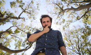 Gregório Duvivier leva peça 