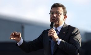 Ex-autarca de Istambul lamenta fraca resposta internacional à sua detenção