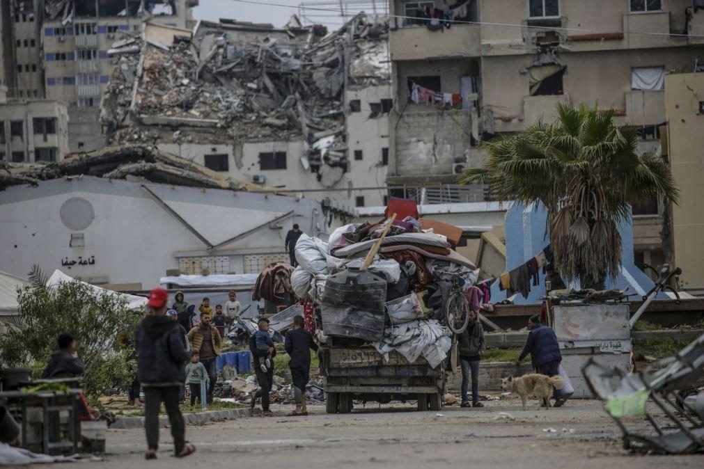 Israel mata pelo menos 25 palestinianos em bombardeamentos nas últimas 24 horas