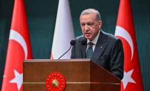 Erdogan exige que o grupo armado PKK ouça o seu líder e entregue as armas