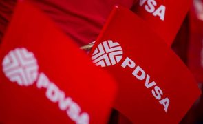 Trump revoga autorizações de petrolíferas que exportam petróleo venezuelano