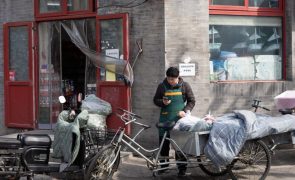 Atividade industrial da China atinge em março valor mais elevado em 12 meses