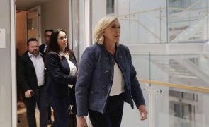 Marine Le Pen impedida de se candidatar às presidenciais francesas