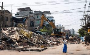 Mais de 2.000 mortos e 3.900 feridos no sismo em Myanmar