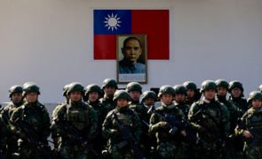 Taiwan diz ter avistado porta-aviões chinês Shandong perto da ilha