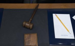 Professor acusado de 3.734 crimes de abuso de crianças julgado hoje em Guimarães