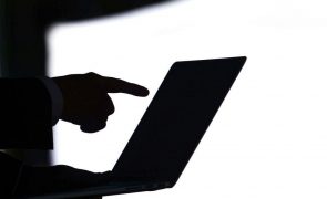 Jovens entre os 12 e os 16 anos vendem conteúdos íntimos online