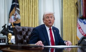Oposição a Trump apresenta queixa contra decreto sobre lei eleitoral
