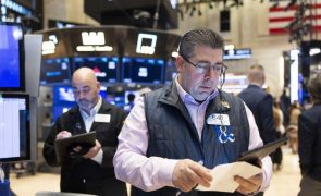 Wall Street fecha sem rumo à espera das taxas alfandegárias